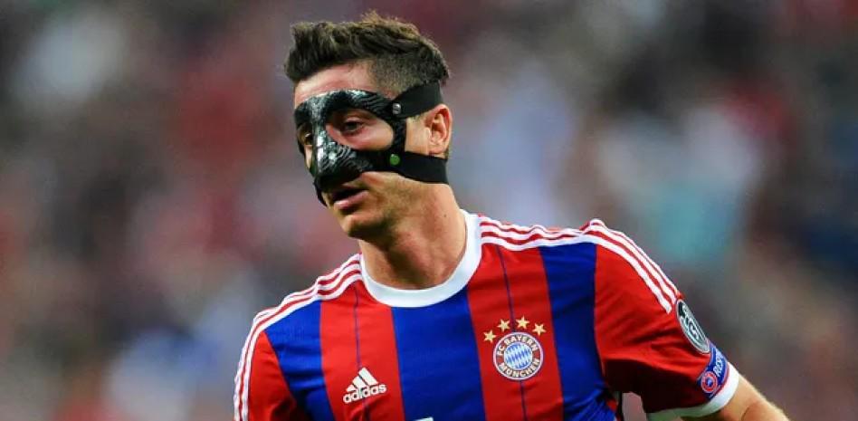 lecai-莱万上次戴面具：一点也不好受，影响我观察皮球和对手